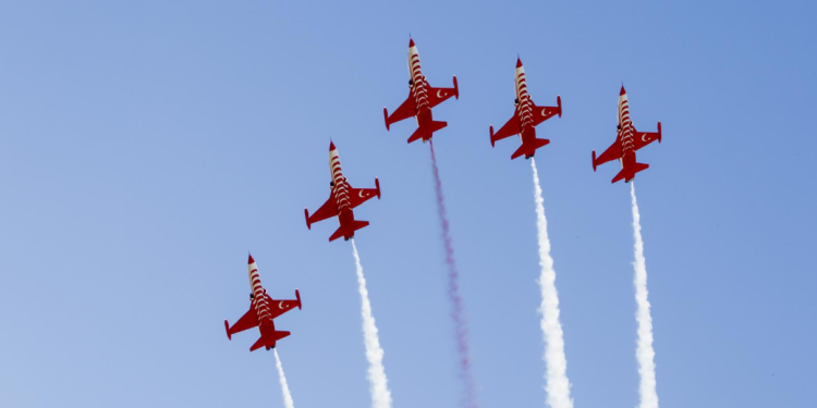 TEKNOFEST KKTC öncesi SOLOTÜRK ve Türk Yıldızları Akrobasi Timi gösteri yapacak