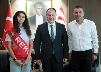 Öztürkler: Gençlerimiz haksız  izolasyonlara rağmen başarılarıyla örnek oluyor