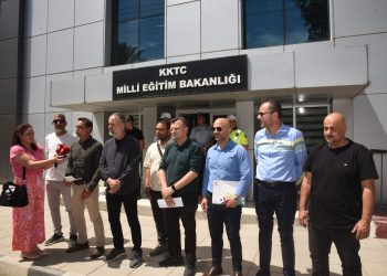 İki öğretmen sendikası, Öğretmenler Sınav (Değişiklik) Tüzüğü hakkında basın açıklaması yaptı