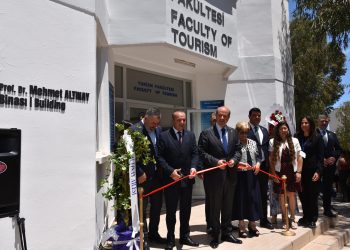 DAÜ’den Prof. Dr. Mehmet Altınay’a vefa… İsmi Turizm Fakültesi’ne verildi