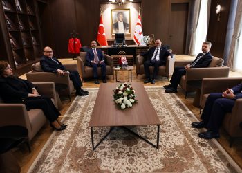 Meclis Başkanı Öztürkler Türkiye Sanayi ve Teknoloji Bakanı Kacır’ı kabul etti