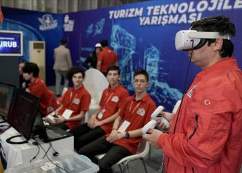 Kıbrıslı öğrencilerin sanal gerçeklik projesi, Bellapais Manastırı’nı TEKNOFEST ziyaretçileriyle buluşturuyor