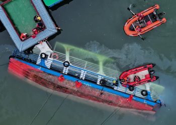 Çin’de dört gezi teknesi fırtınada alabora oldu: 9 ölü