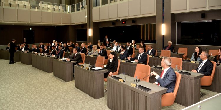 Cumhuriyet Meclisi Genel Kurulu yeni hizmet binasında ilk kez toplandı.. Milletvekilleri duygu ve düşüncelerini paylaştı…