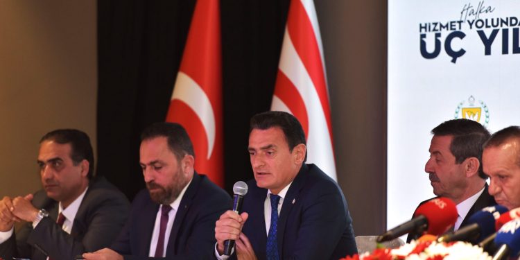 Halka Hizmet Yolunda Üç Yıl Toplantısı… Hükümet yetkilileri, basın mensuplarının sorularını yanıtladı
