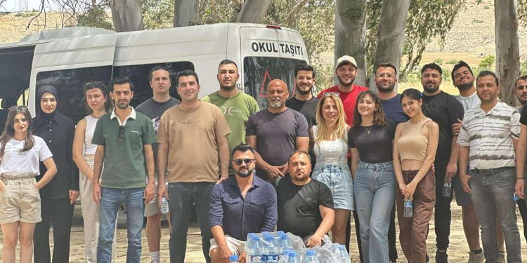 Serhatköy’de çevre temizliği ve fidan dikimi etkinliği yapıldı
