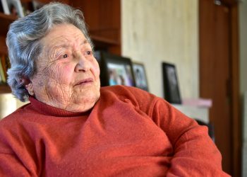 Milletvekili ve üretici kimliğiyle Kıbrıslı Türk tarihine geçen 90 yaşındaki Ayla Halit TAK’a konuştu: “Her zorluğun üstesinden evlatlarım için geldim”