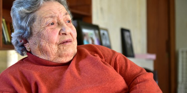 Milletvekili ve üretici kimliğiyle Kıbrıslı Türk tarihine geçen 90 yaşındaki Ayla Halit TAK’a konuştu: “Her zorluğun üstesinden evlatlarım için geldim”