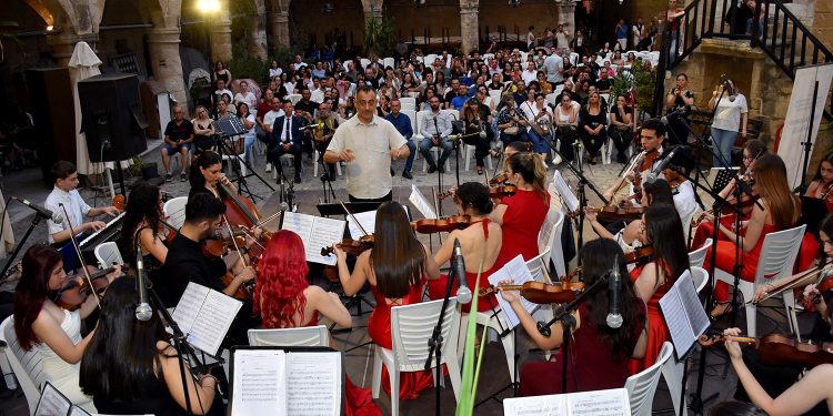“Atatürk’le Yeniden Doğmak 2. Gençlik Konseri” Büyük Han’da gerçekleştirildi
