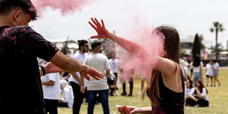 DAÜ Bahar Festivali’nde Color Fest