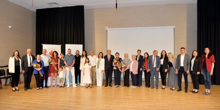 Cumhurbaşkanı Tatar, milli master atlet Ayten Benli’nin belgesel gösterimine katıldı