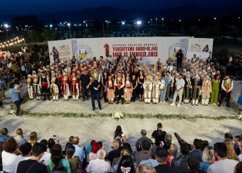 1. “Yaşatan Adımlar Halk Dansları Şöleni” Kızılbaş Parkı’nda yapıldı