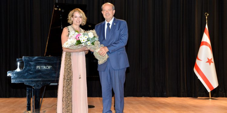 Rüya Taner Cumhurbaşkanlığı Yerleşkesinde resital verdi