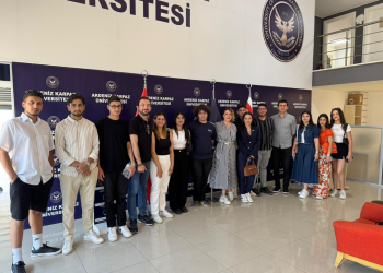 AKÜ Sivil Havacılık Bölümü öğrencileri Lefkoşa Ercan Havalimanı’nı ziyaret etti