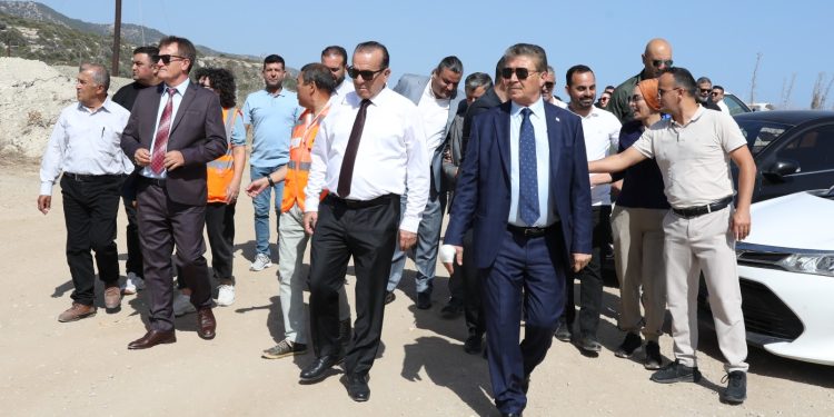 Başbakan Üstel, Kayalar-Sadrazamköy anayolu  yol yapım ve iyileştirme çalışmalarında incelemede bulundu