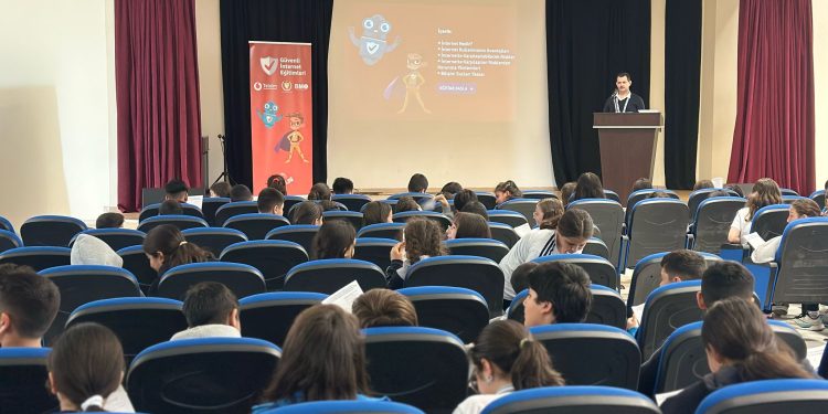 Güvenli internet eğitimlerinin ikinci dönemi devam ediyor