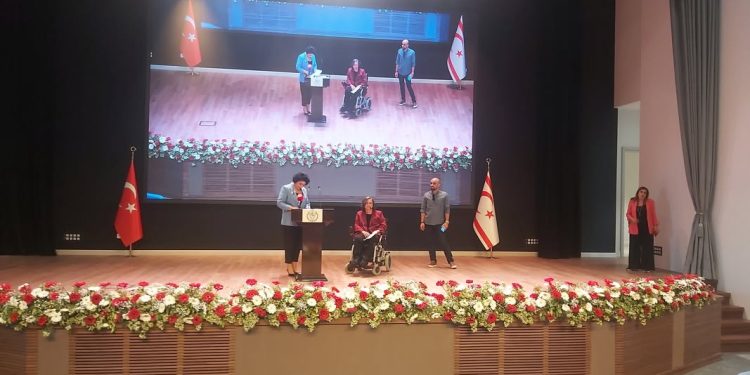 Faize Erdoğan’ın kaleme aldığı ‘Girdap’ adlı şiir kitabı düzenlenen anlamlı bir etkinlikle tanıtıldı