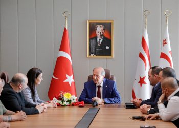 Cumhurbaşkanı Tatar, Gönyeli Spor Kulübü Başkanı Sinem Baştaş ve Yönetim Kurulu’nu kabul etti