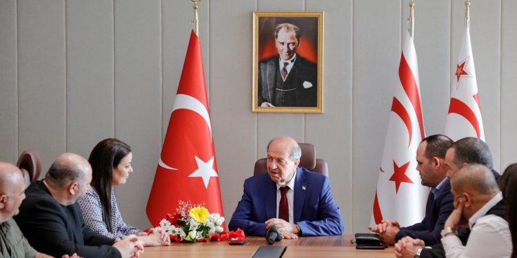 Cumhurbaşkanı Tatar, Gönyeli Spor Kulübü Başkanı Sinem Baştaş ve Yönetim Kurulu’nu kabul etti
