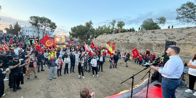 1 Mayıs, ara bölgede iki toplumlu etkinlikle kutlandı