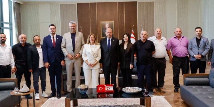 Cumhurbaşkanı Tatar, Karadeniz Kültür Derneği’ni kabul etti