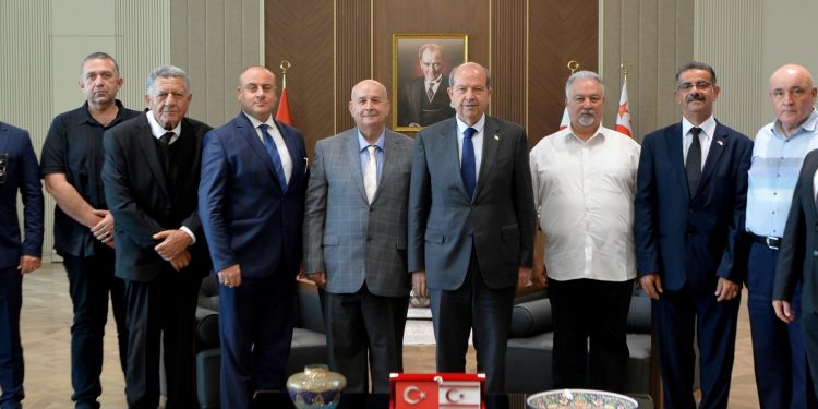 Cumhurbaşkanı Ersin Tatar, Milli Mücadele Vakfı heyetini kabul etti