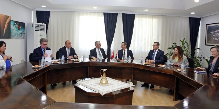 Dışişleri Bakanı Ertuğruloğlu, Özügergin ve heyetini kabul etti