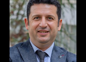 DAÜ Fizik ve Kimya Bölümleri Başkanı Prof. Dr. İzzet Sakallı’ya Kanada’dan üçüncü kez “Üstün Hakem” ödülü