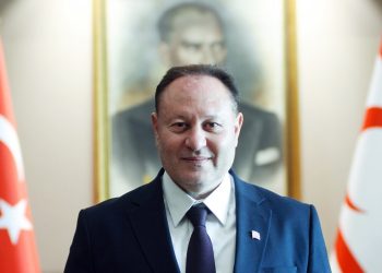 Öztürkler: Hemşirelerin çalışma koşullarının iyileştirilmesi için atılacak her adımı destekliyorum