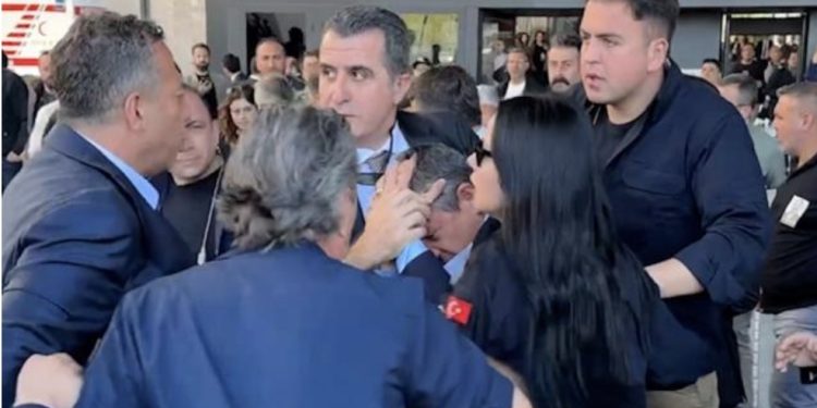 CHP Genel Başkanı Özel’e saldırı