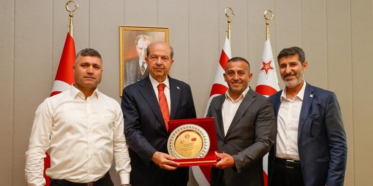 Milli İradeye Saygı Platformu’ndan Tatar’a tam destek ve “Vatanseverlik Plaketi”