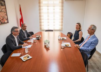 Erhürman, Hollanda’nın Lefkoşa Büyükelçisi Plomp’u kabul etti