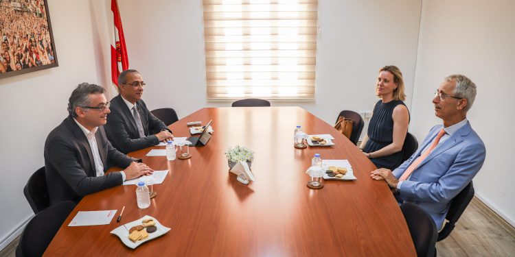 Erhürman, Hollanda’nın Lefkoşa Büyükelçisi Plomp’u kabul etti