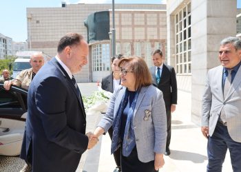 Öztürkler, Fatma Şahin’i ziyaret etti