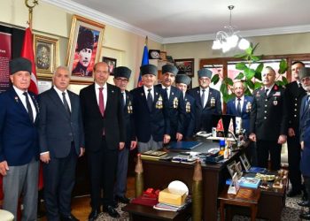 Cumhurbaşkanı Tatar, Türkiye Muharip Gaziler Derneği Trabzon Şubesini ziyaret etti