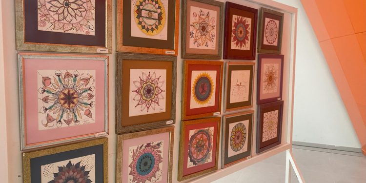 Ferdiye Yurdakul’un “Hayat Döngüsü” sergisi Ercan Havalimanı’nda açıldı