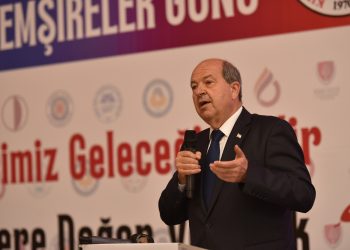 Tatar:Hemşireler ve ebeler, dil, din, ırk ayrımı yapmadan her türlü insana hizmet vererek KKTC’yi yüceltiyor