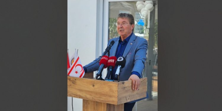 Üstel: Muhtarların özlük haklarını daha da iyileştireceğiz
