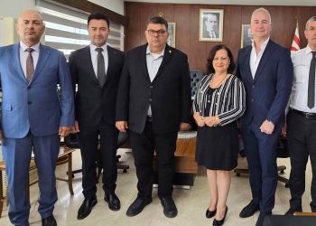 Maliye Bakanı Berova, Avustralya’dan gelen yatırımcıları kabul etti