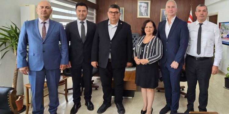 Maliye Bakanı Berova, Avustralya’dan gelen yatırımcıları kabul etti