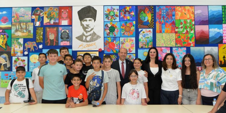 Cumhurbaşkanı Tatar, Atleks Sanverler Ortaokulu’nun yıl sonu sergisine katıldı