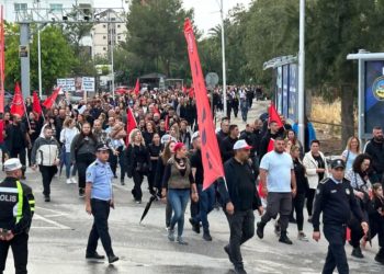 Sendikalar, Disiplin Tüzüğü’ne karşı grev ve eylem yaptı