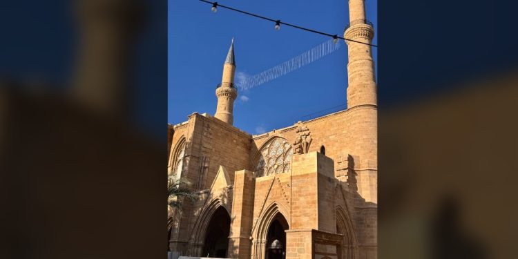 Restorasyonu tamamlanan Selimiye Camii yarın yeniden ibadete açılıyor