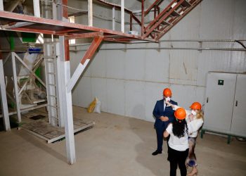 Cumhurbaşkanının eşi Sibel Tatar, Akdoğdu Drifil Pelet Yem Fabrikasını ziyaret etti