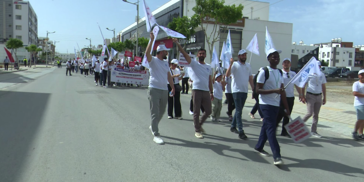 Hemşireler ve Ebeler Birliği, Dünya Hemşireler Günü etkinlikleri çerçevesinde  Lefkoşa’da yürüyüş düzenledi
