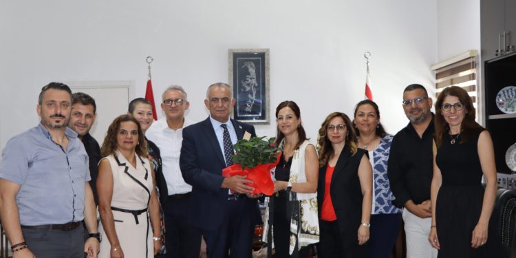 Çavuşoğlu, Yön-Der ve beraberindeki okul yöneticileri kabul etti