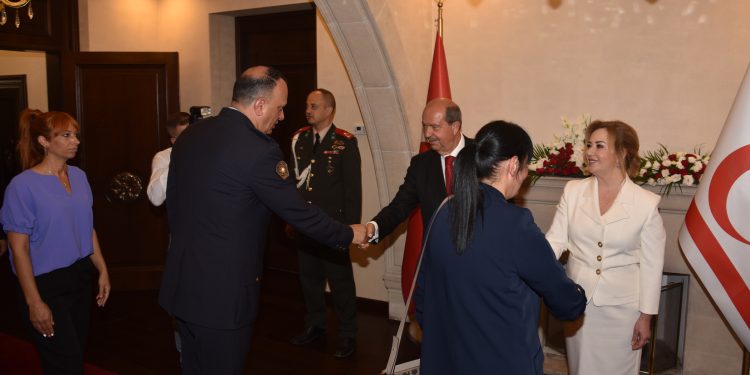 Cumhurbaşkanı Tatar ve eşi halkla bayramlaşacak