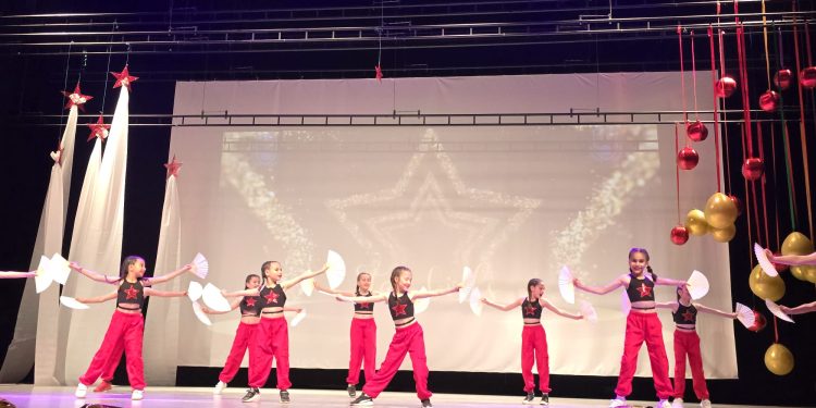 Uluslararası Gazimağusa Çocuk ve Gençlik Festivali kapsamında 21’inci İlkokullar Arası Dans Buluşması yapıldı