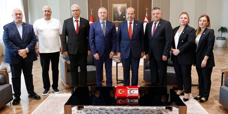 Cumhurbaşkanı Tatar Adanalı iş insanları heyetini kabul etti