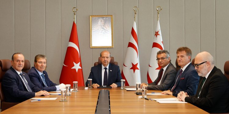 Cumhurbaşkanı Tatar, Meclis’te temsil edilen siyasi parti başkanlarıyla görüşüyor